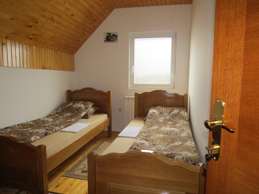Rooms And Bungalows Sreten Zugic Zabljak  Room photo